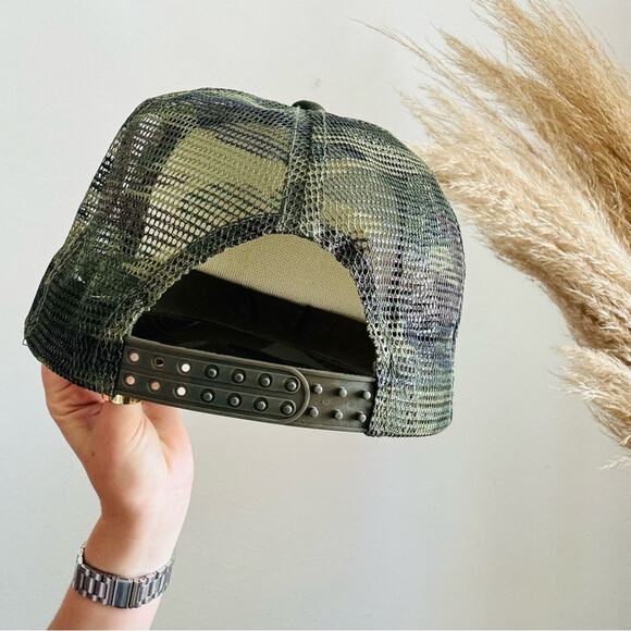 VINTAGE Y2K Green Black Camo Print Gold Glitter Bird Trucker Mesh Snap Back Hat